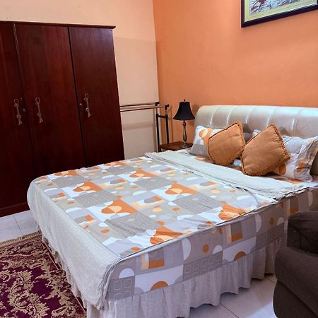 קנדי Resident View Homestay מראה חיצוני תמונה