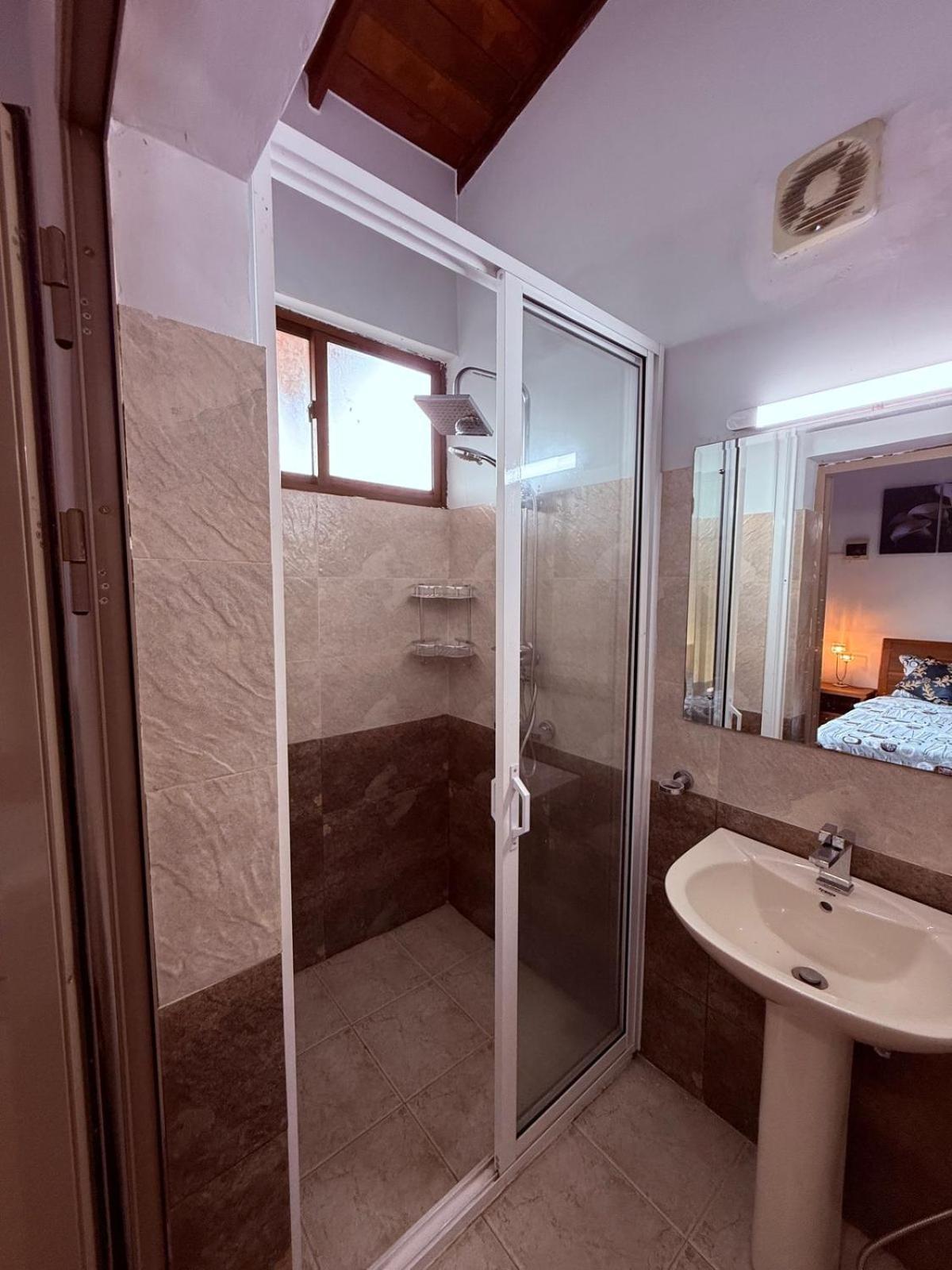 קנדי Resident View Homestay מראה חיצוני תמונה