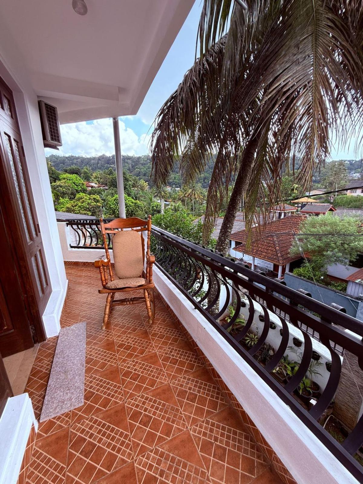קנדי Resident View Homestay מראה חיצוני תמונה